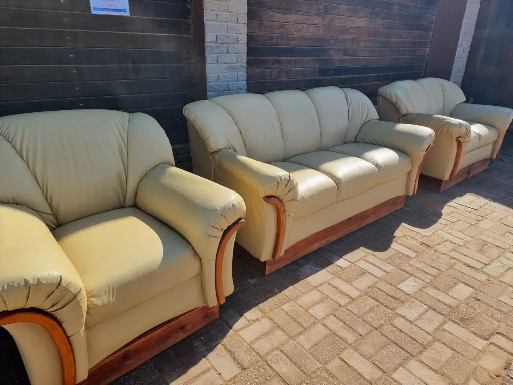 [CE01] Cream 3 2 1 Lounge Suite
