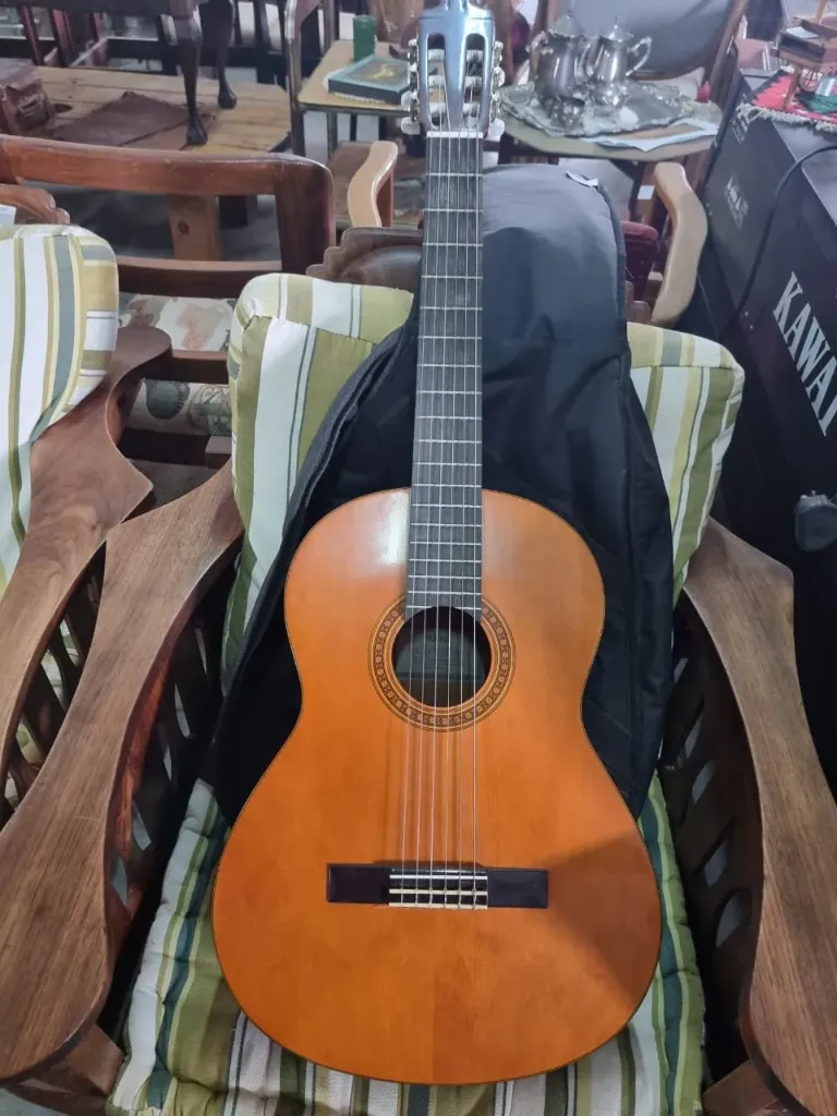 [K6801] Yamaha Acoustic Guitar